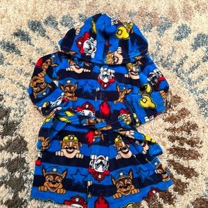Boys X small 4 paw patrol robe like new